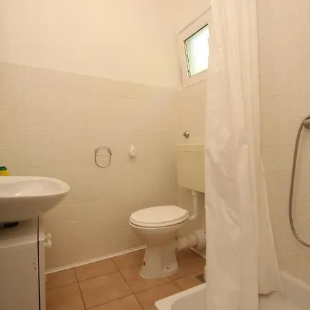 Apartment Apartments With A Parking Space Rukavac, Vis - 2407 Vis