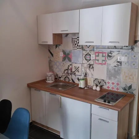 Apartment Apartments With A Parking Space Rukavac, Vis - 2407